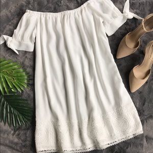 Lulus White Lace Off-The-Shoulder Dress! 💕